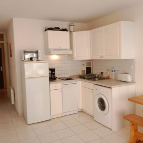 Studio cabine équipée pour 4 personnes 4CALYI/2